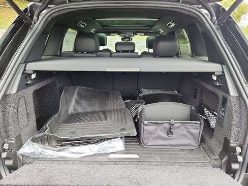 New 2025 Land Rover Range Rover SE image 13