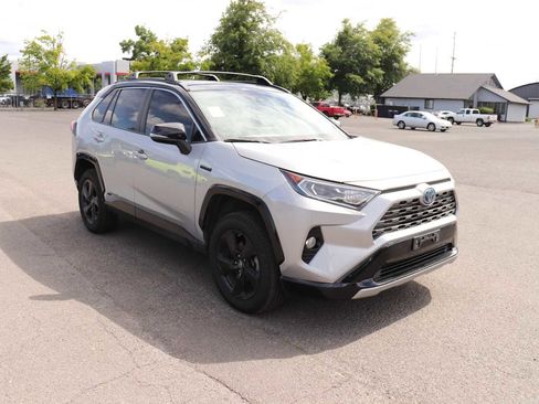 Used 2019 Toyota RAV4 XSE w/ XSE Weather Package AWD/4WD image 3