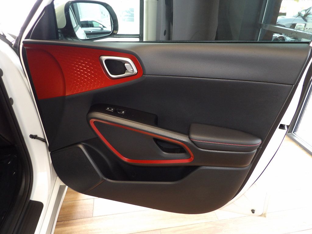 Used 2023 Kia Soul GT-Line FWD image 12