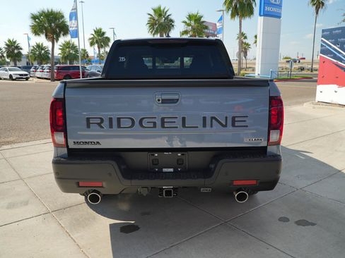 Used 2026 Honda Ridgeline Black Edition image 11