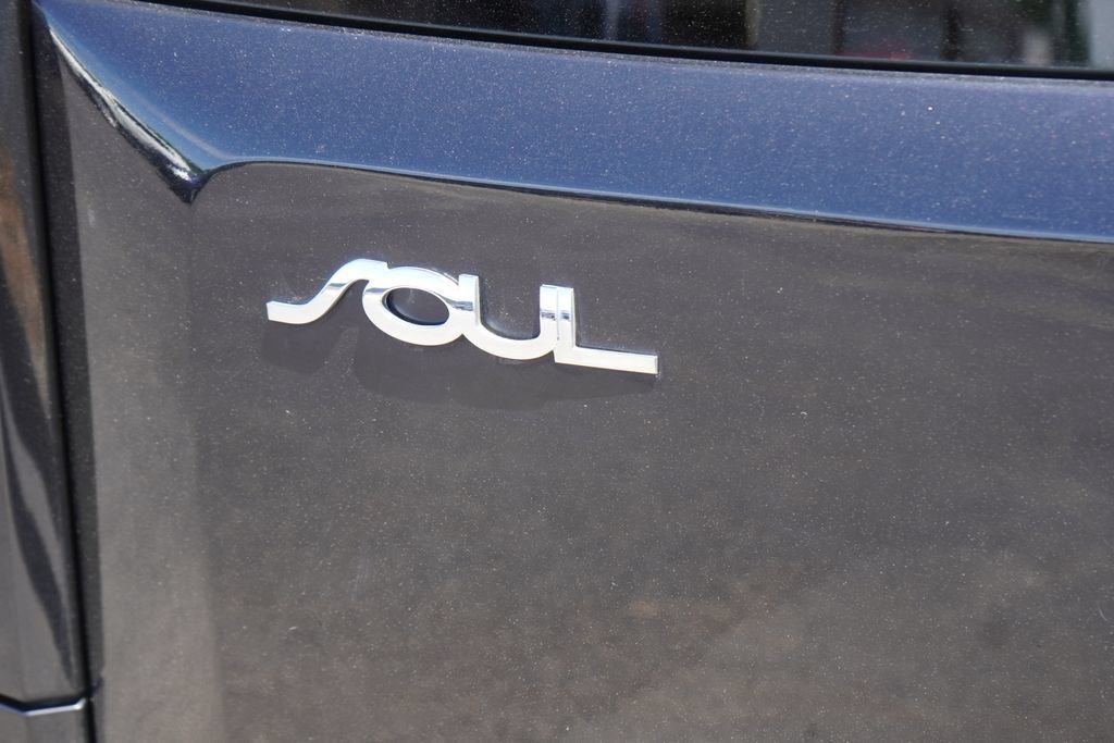 Used 2013 Kia Soul FWD image 7