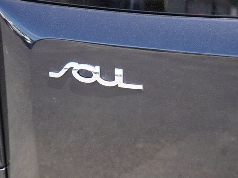 Used 2013 Kia Soul FWD image 7