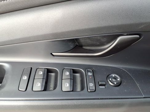 Certified 2025 Hyundai Elantra Sport image 24