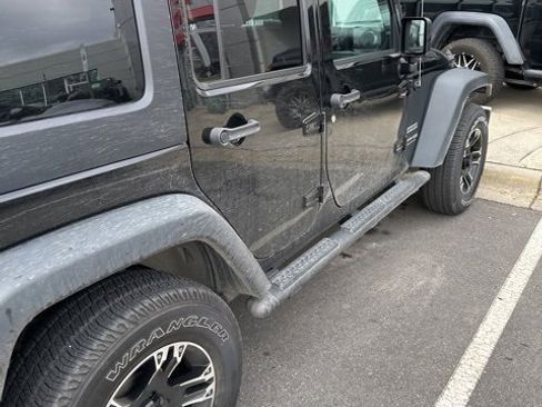 Used 2018 Jeep Wrangler Unlimited Sport S image 9