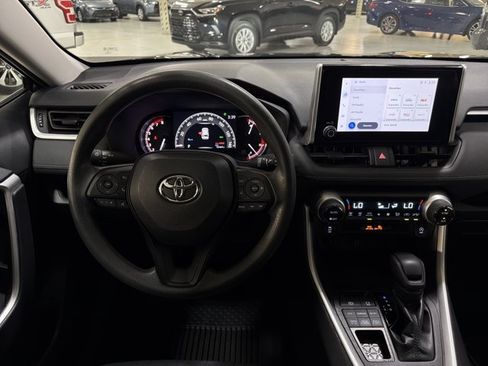 Used 2024 Toyota RAV4 XLE AWD/4WD image 27