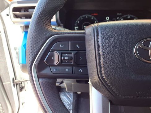 Certified 2025 Toyota Tacoma TRD Off-Road image 10