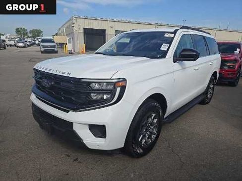 Used 2025 Ford Expedition Active RWD image 1