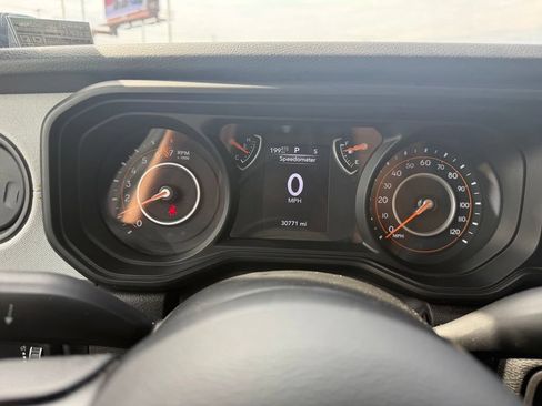 Certified 2025 Jeep Gladiator Sport AWD/4WD image 22