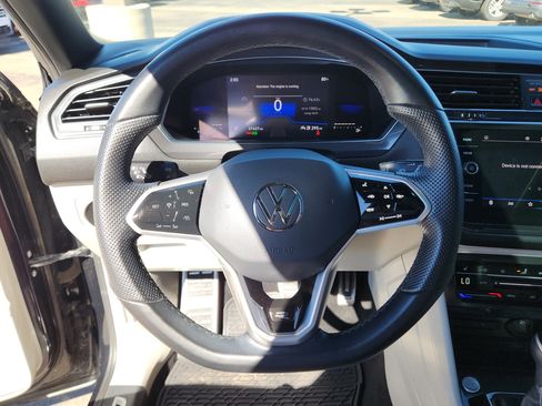 Used 2023 Volkswagen Tiguan SE R-Line image 17