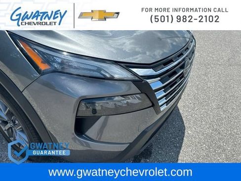 Used 2024 Nissan Rogue S AWD/4WD image 13