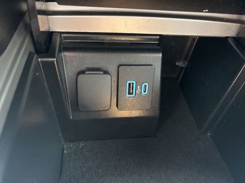 Used 2022 Ford Explorer ST-Line w/ Class IV Trailer Tow Package image 28