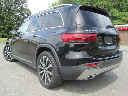 Used 2020 Mercedes-Benz GLB 250 4MATIC w/ Premium Package image 8