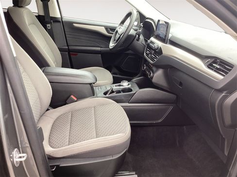 Used 2022 Ford Escape SE image 15