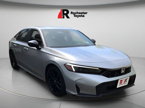 Used 2025 Honda Civic Sport image 1