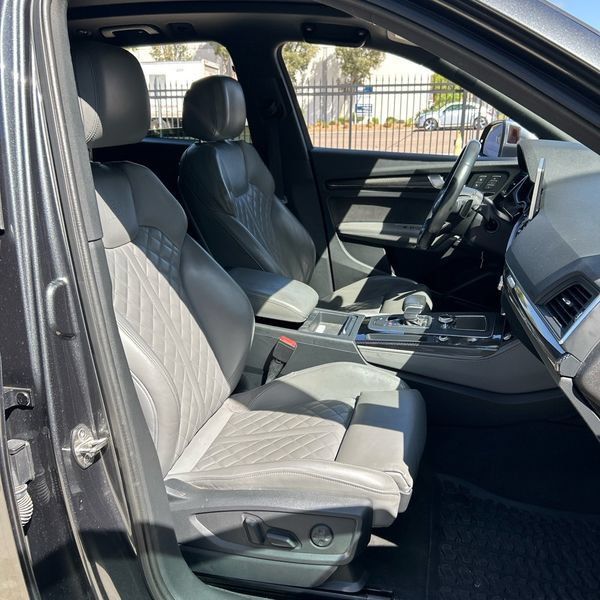 Used 2018 Audi SQ5 Premium Plus w/ S Sport Package AWD/4WD image 6
