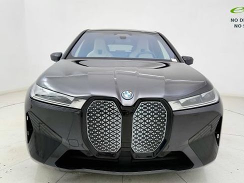Used 2024 BMW iX xDrive50 w/ Sport Package AWD/4WD image 19