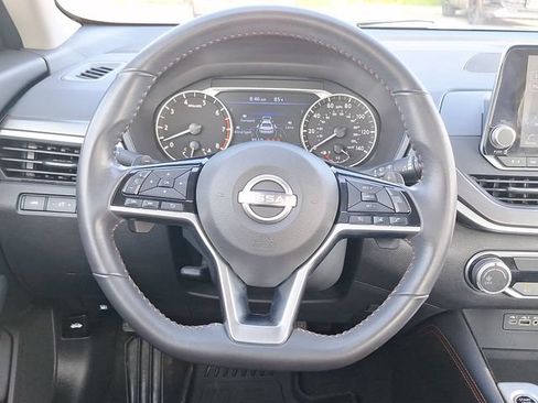 Used 2024 Nissan Altima 2.5 SR FWD image 14