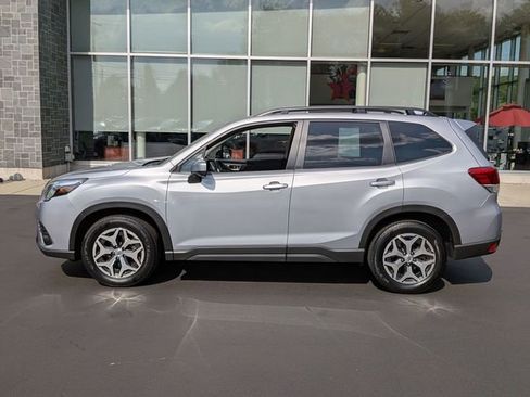 Used 2023 Subaru Forester Premium AWD/4WD image 6