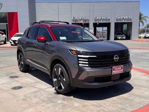 New 2025 Nissan Kicks SR image 2