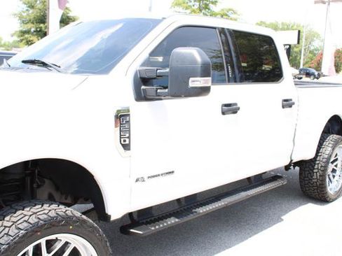Used 2019 Ford F250 XLT AWD/4WD image 9