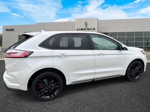 Used 2019 Ford Edge ST w/ Equipment Group 401A AWD/4WD image 3