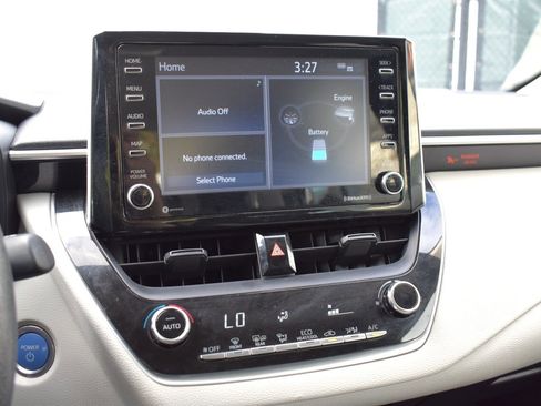 Used 2021 Toyota Corolla LE image 18