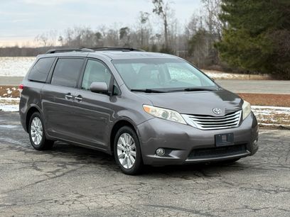 Used 2011 Toyota Sienna Limited w/ Premium Pkg