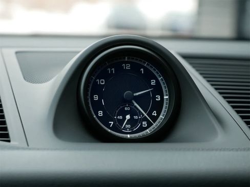 Used 2025 Porsche Macan image 18