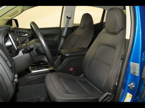 Used 2022 Chevrolet Colorado LT w/ LT Convenience Package image 3