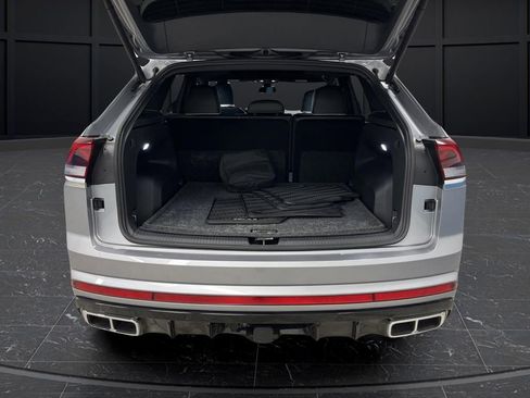 Used 2024 Volkswagen Atlas Cross Sport SEL Premium R-Line image 16