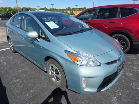 Used 2014 Toyota Prius Four w/ Solar Roof Package FWD image 5