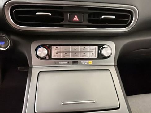 Used 2023 Hyundai Kona SE FWD image 23