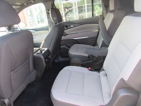 Used 2026 Chevrolet Traverse LT w/ Driver Confidence Package FWD image 15