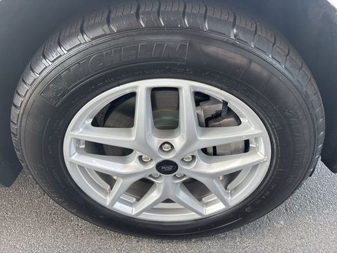 Used 2024 Ford Edge SEL image 12