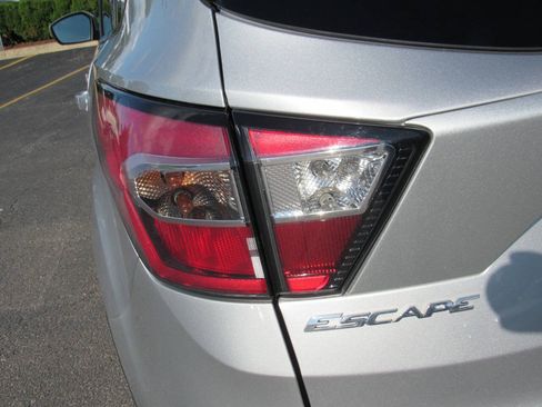 Used 2017 Ford Escape Titanium FWD image 14