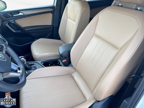 Used 2023 Volkswagen Tiguan SE w/ Panoramic Sunroof Package FWD image 14