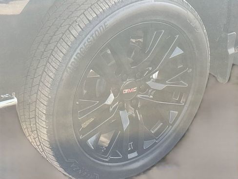 Used 2022 Chevrolet Silverado 1500 LTZ w/ Technology Package image 32