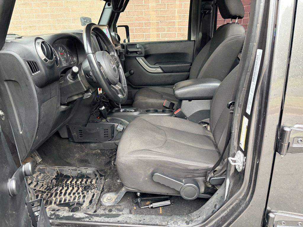 Used 2017 Jeep Wrangler Unlimited Sport w/ Connectivity Group AWD/4WD image 11