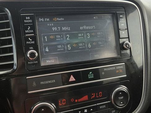 Used 2019 Mitsubishi Outlander SE AWD/4WD image 8