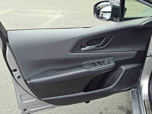 Used 2025 Toyota Prius XLE AWD/4WD image 13