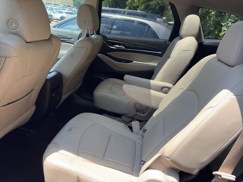Used 2019 Buick Enclave Premium w/ Experience Buick Package FWD image 4