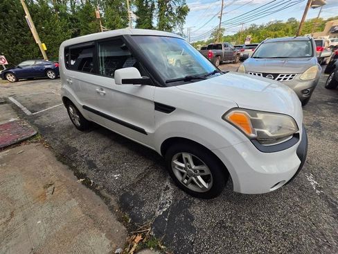 Used 2011 Kia Soul + w/ Audio Pkg FWD image 6