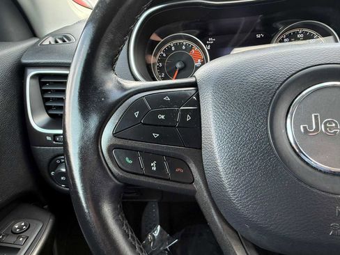 Used 2021 Jeep Cherokee Trailhawk AWD/4WD image 19