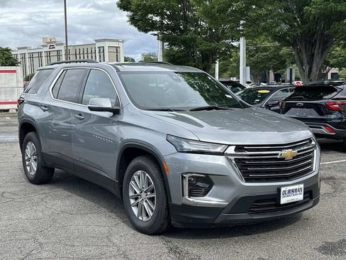 Used 2023 Chevrolet Traverse LT w/ LPO, Floor Liner Package AWD/4WD image 1