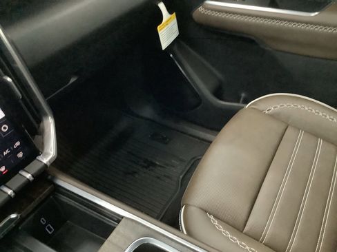 New 2026 GMC Acadia Denali Ultimate w/ LPO, All-Weather Package image 26