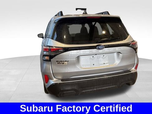 Used 2025 Subaru Forester Premium image 4