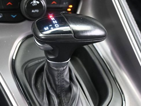 Used 2022 Dodge Challenger SXT w/ Driver Convenience Group RWD image 21