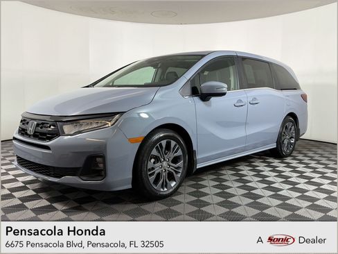 Used 2025 Honda Odyssey Touring image 1