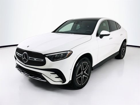 Certified 2025 Mercedes-Benz GLC 300 4MATIC image 3