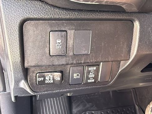 Used 2021 Toyota Tacoma SR5 w/ Trail Edition image 39